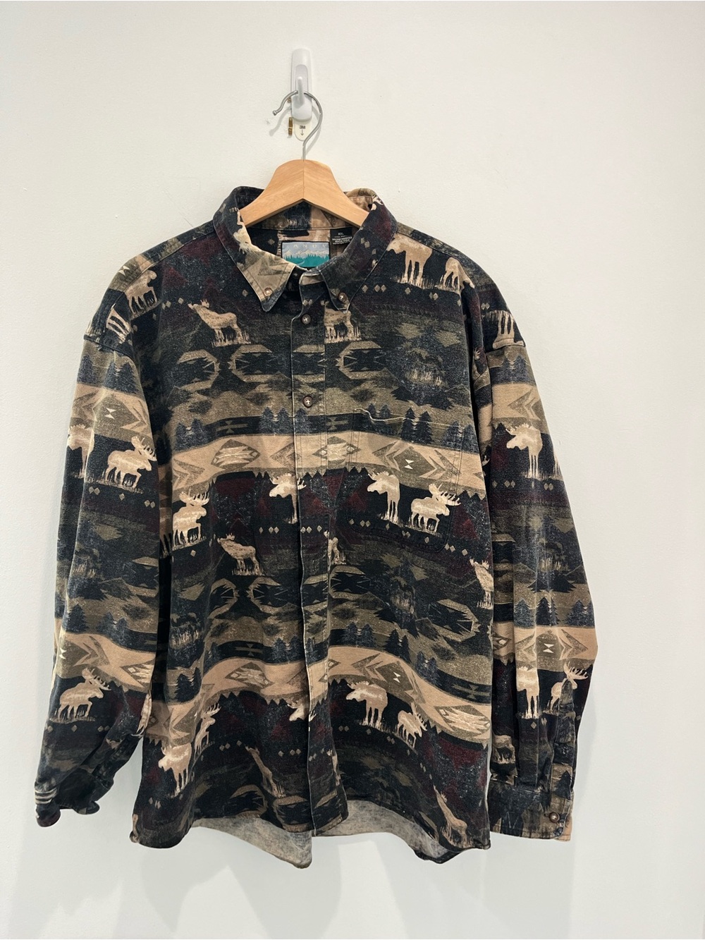 SANDY RIVER Vintage Moose and Geometric Patterned Button-Up Shirt